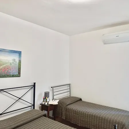 Apartament Two-room Near The With Outdoor Space 12-69 San Vincenzo